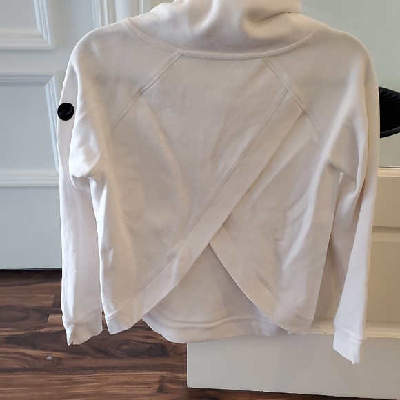 Levelwear Cleveland Indians White Pullover Size XS fits Small - Picture 2 of 4